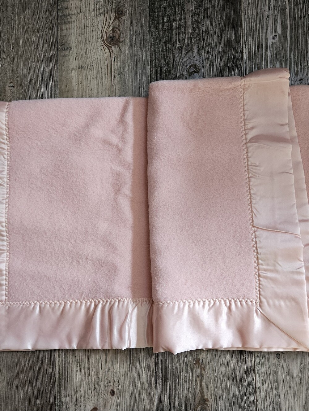 Vintage Satin Trim Baby Blanket NWOT PINK